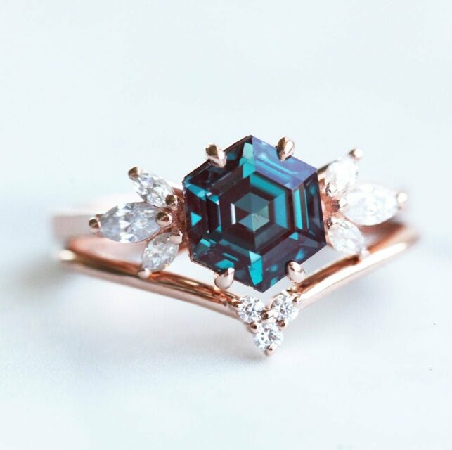 https://capucinne.com/products/alexandrite-ring-set-hexagon-alexandrite-11242?_pos=2&_sid=9678bb152&_ss=r&sscid=91k7_108p27&source=shareasale